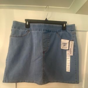 NWT CODE BLEU DENIM SKORT SIZE L